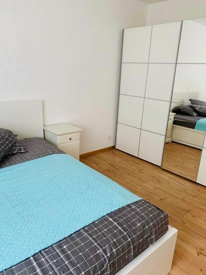 Mym Now In Apartamento *